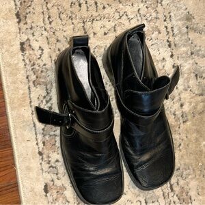 Bandolino Black leather Ankle Boots strap across front Size 7
